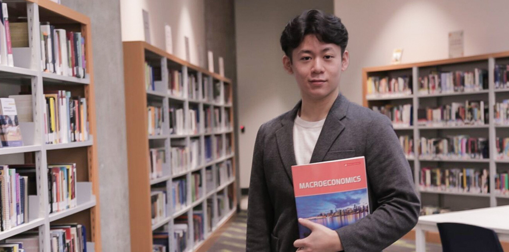 alexander-college-economics-student-library.jpg