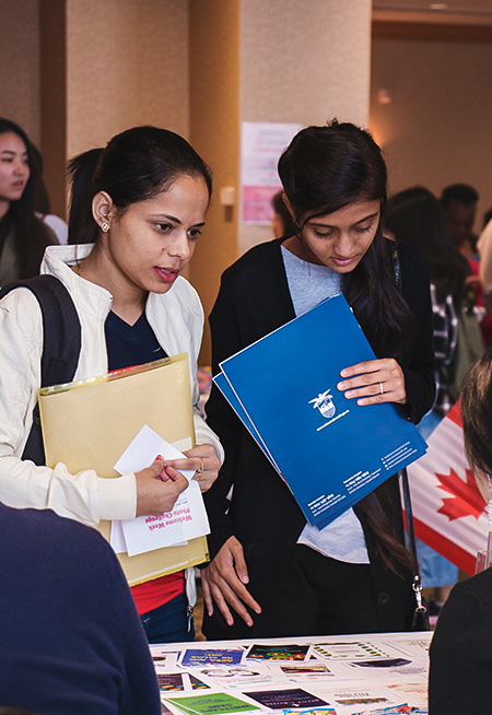 alexander-college-economics-students-orientation.jpg