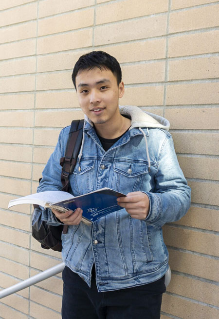 alexander-college-math-student-outside-studying.jpg