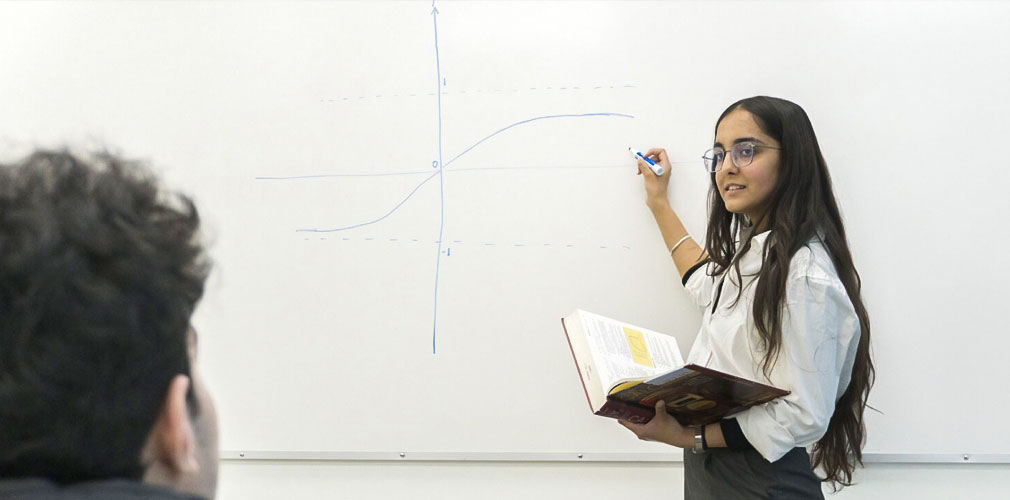 alexander-college-math-students-class-presentation.jpg