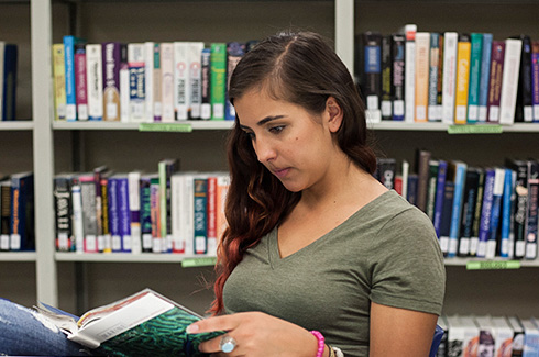 alexander-college-student-vancouver-campus-library.jpg