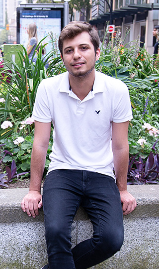 associate-of-science-computer-science-student-andrew.jpg