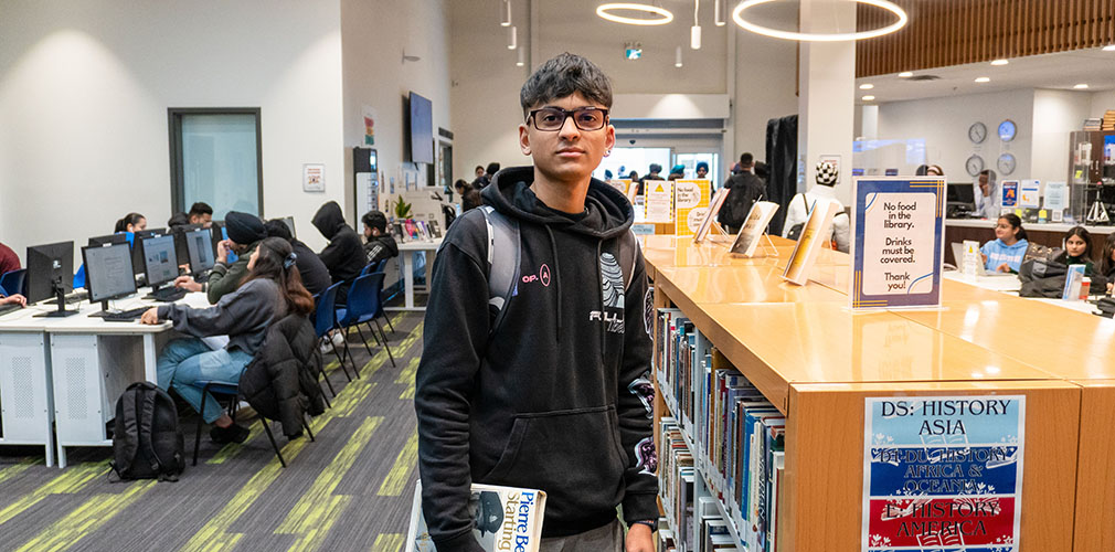 Herschelle in the library