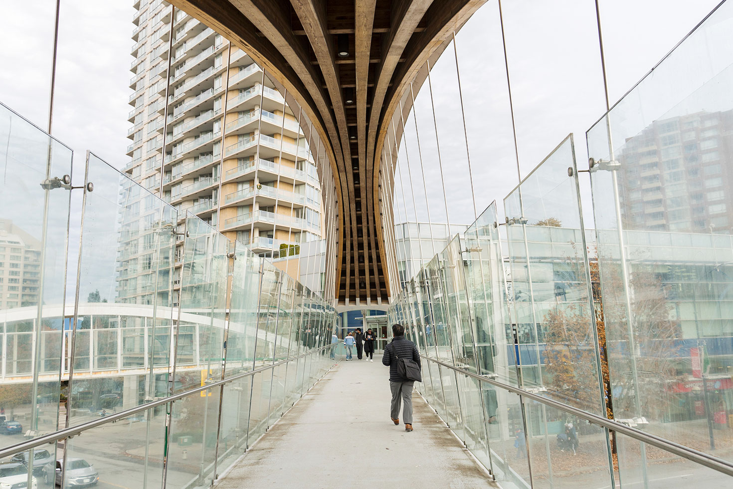 bridge connecting ACB with Metrotown