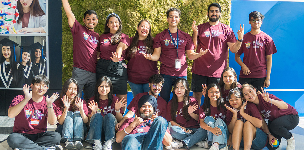 student volunteers at NSO